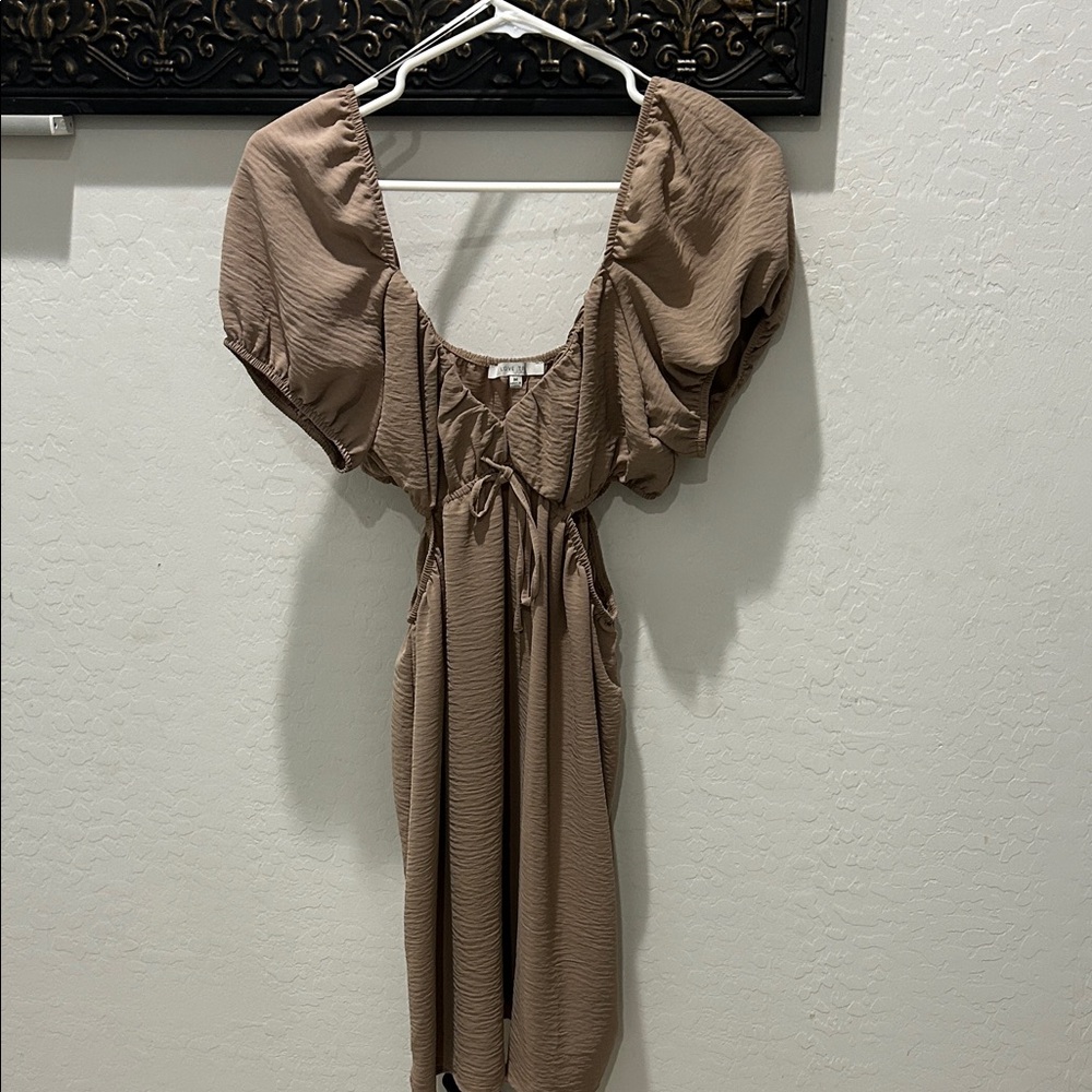 Love Tree Tan Backless Puff Sleeve Dress